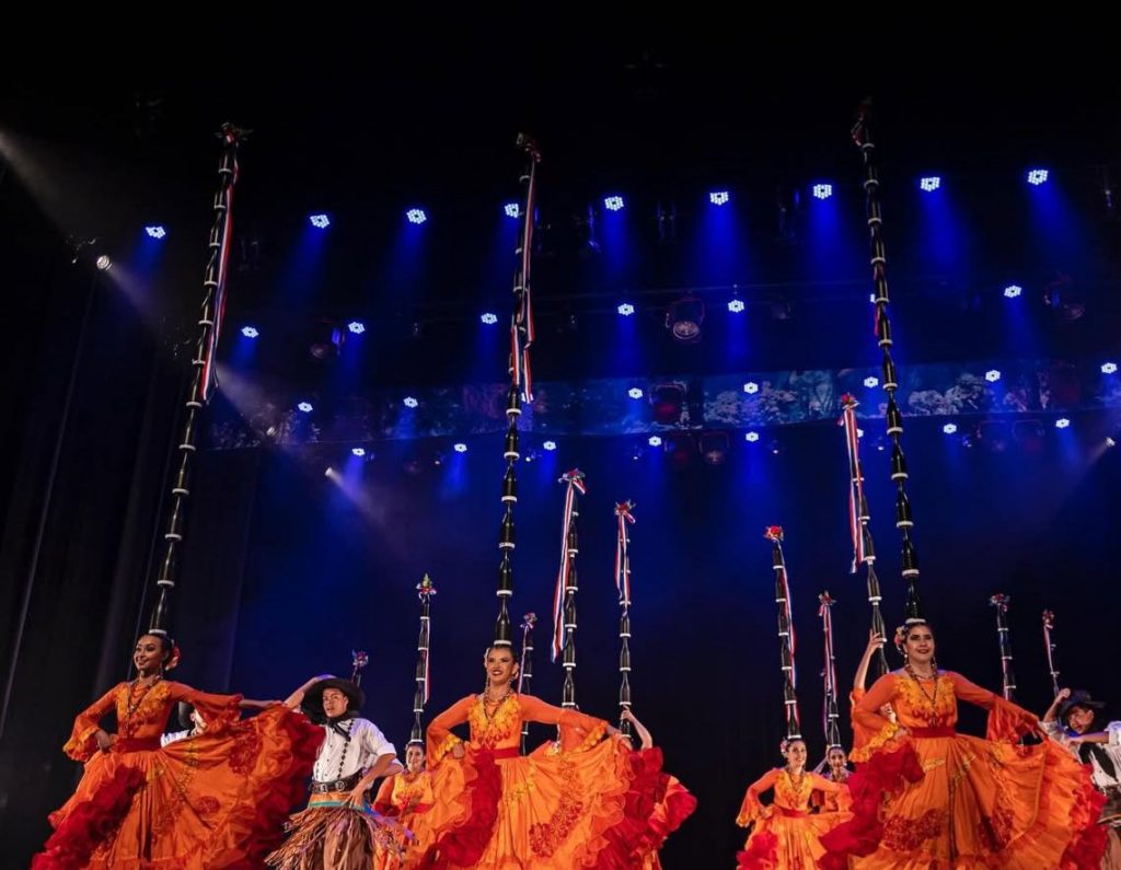 ¡PARAGUAY BRILLÓ EN BRASIL! Elenco Paraguay Tekoeté se consagra campeón en el Festival de Joinville 2025