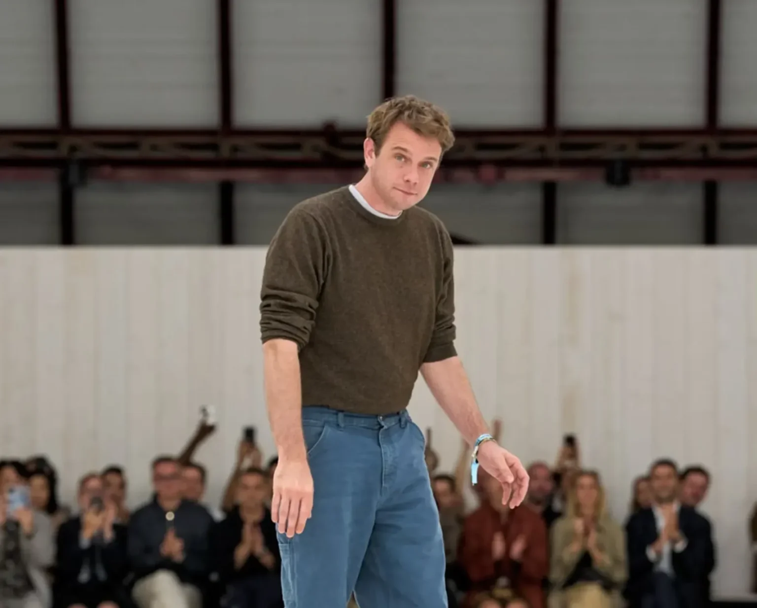 Jonathan Anderson inaugura una nueva era en Dior con su debut SS26