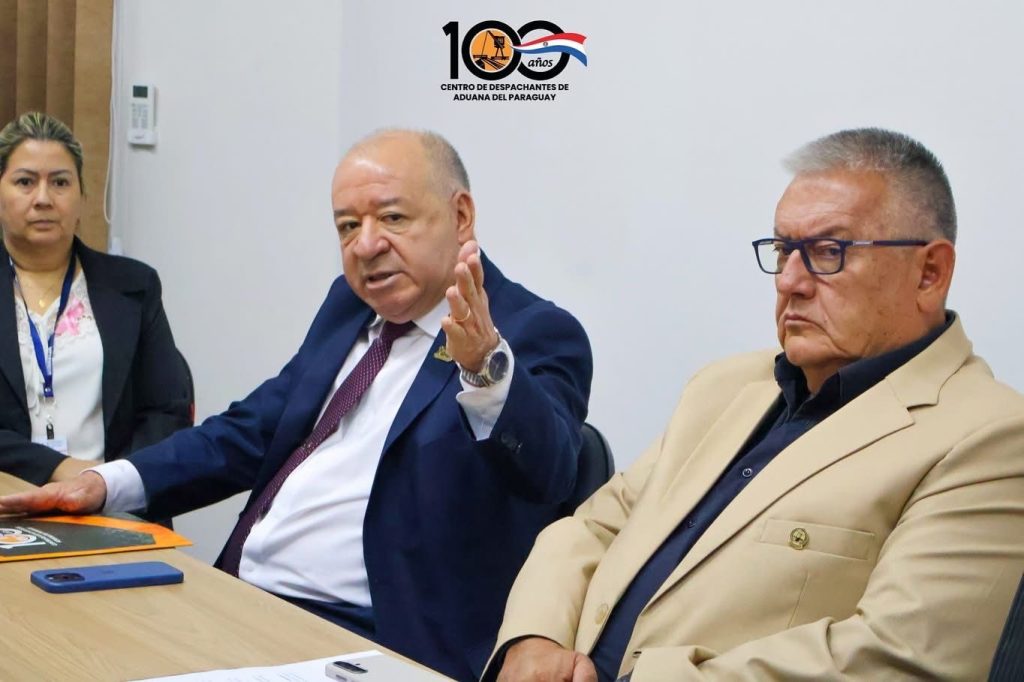 Audiencia entre el CDAP y autoridades de DINAVISA e INAN
