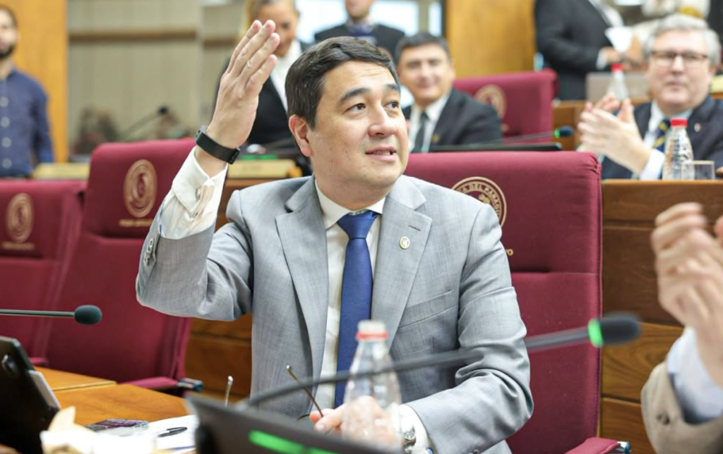 Eduardo Nakayama se desmarca de la denuncia contra Santiago Peña