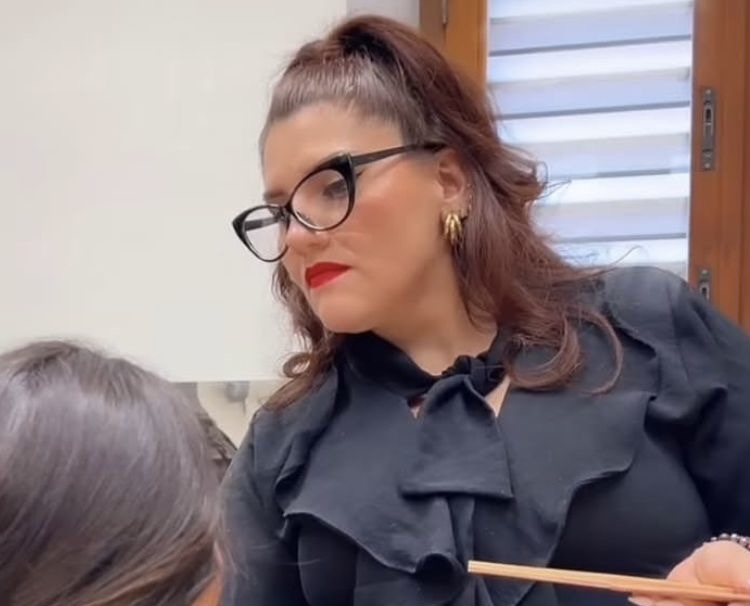 Rebecca Blaires se abre paso en el mundo del maquillaje profesional