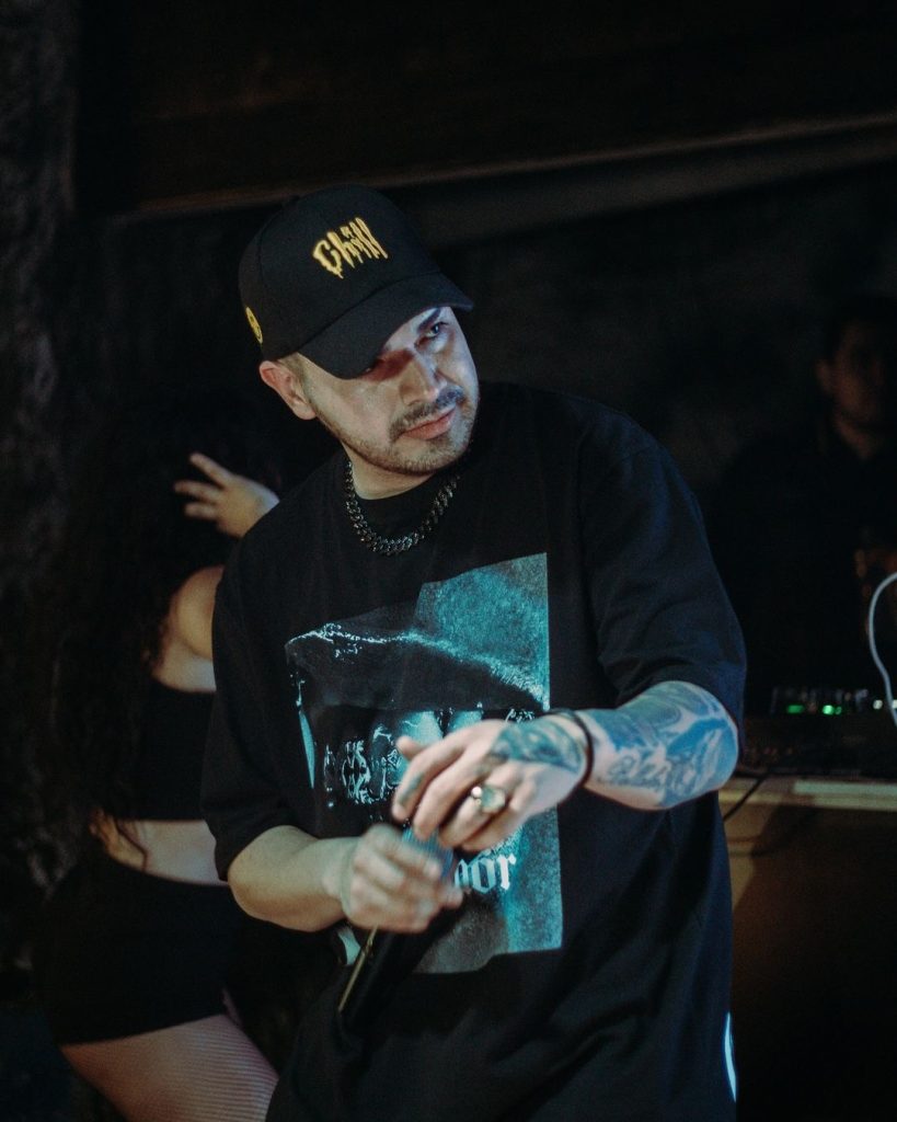 MC Anjo celebra 11 años de trayectoria con un show exclusivo en Dubái Manzana T