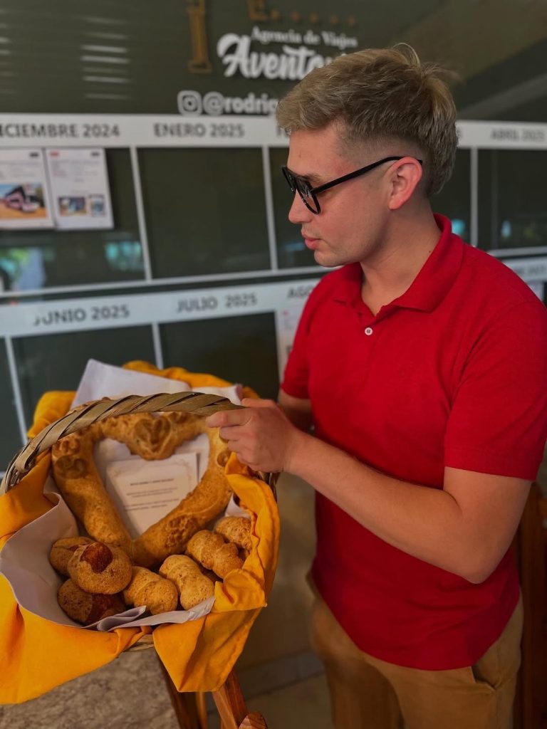 “El chipero cheto” le envía un “regalo” punzante a Betha Borba y su novio infiel