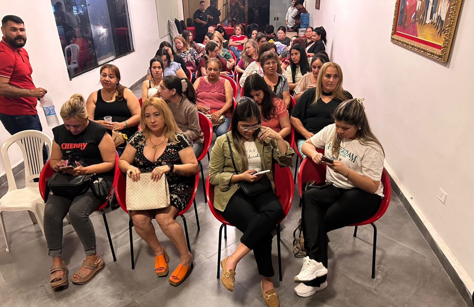 ¡Sala llena en Fernando de la Mora!