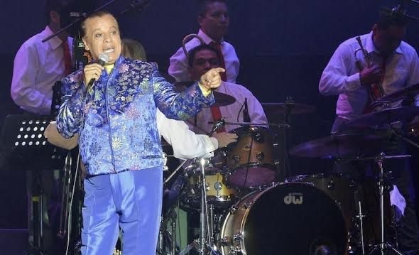Juan Gabriel: el primer ídolo que rompió todas las reglas antes que existiera Bad Bunny